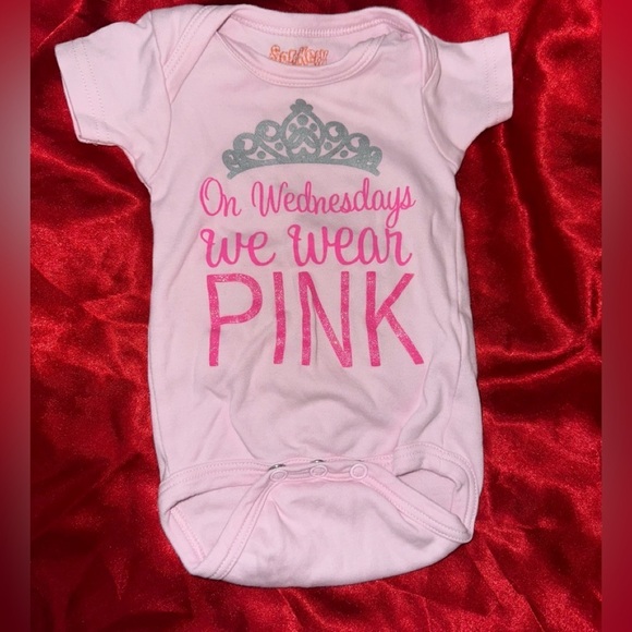 Sara Katy Mean Girls onesie - Picture 1 of 4